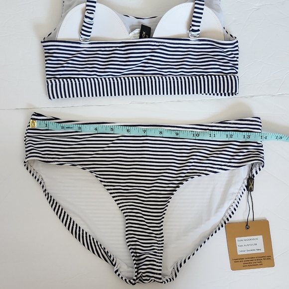 NIPTUCK SORRENTO NAVY STRIPED SWIM SET/ PLEASE CHECK BIKINI IS SIZE 6/TOP SZ 4 - Picture 3 of 12